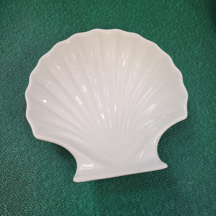 Vintage Clam Shell - Shallow Bowl