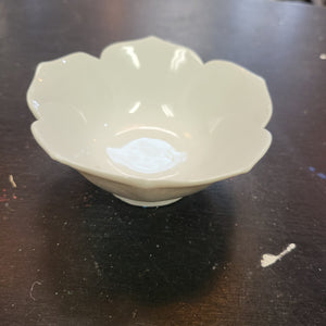 White Ceramic Lotus Cup