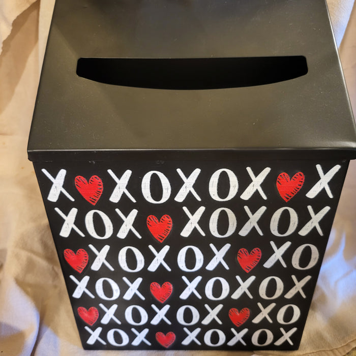 XOXO Valentine Mailbox