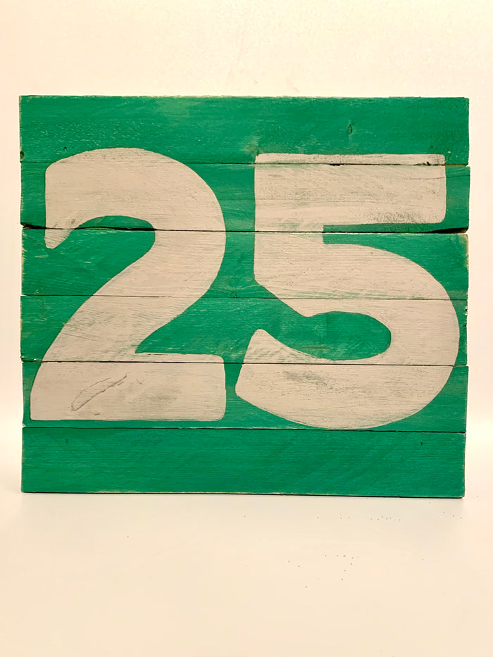 '25' Christmas Sign